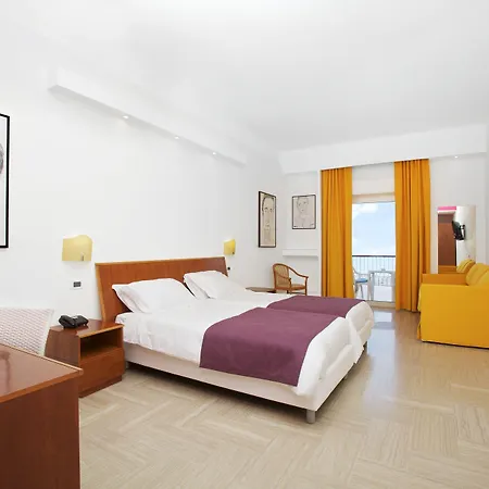Ξενοδοχείο Art Gran Paradiso 4*