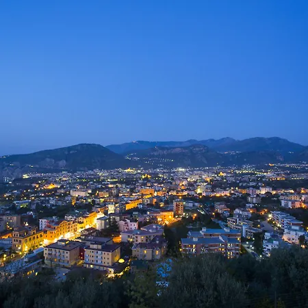 天堂艺术大酒店 4*