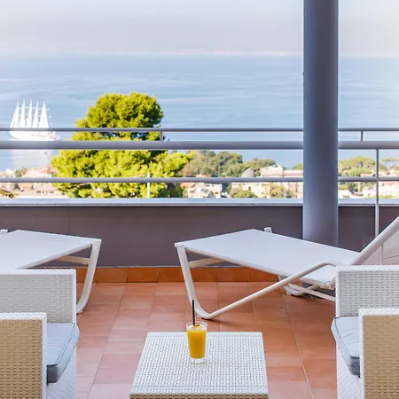 天堂艺术大酒店 酒店 4*